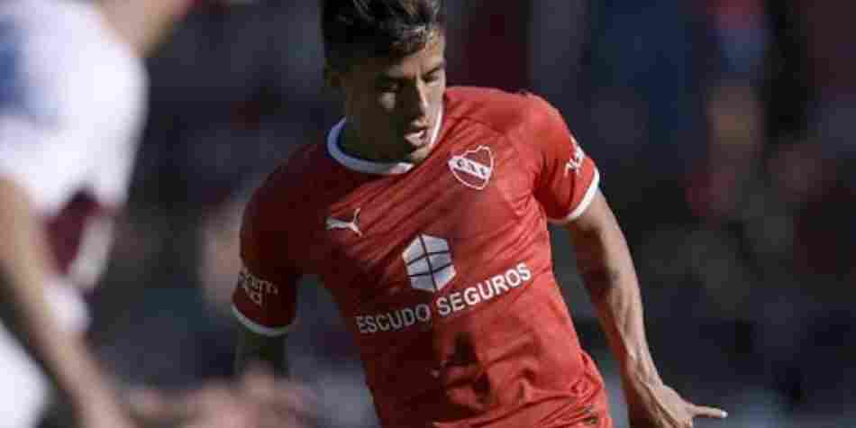 El mánager de Independiente, Jorge Burruchaga, aseguró este jueves que el volante colombiano Andrés Roa “seguirá en el club“