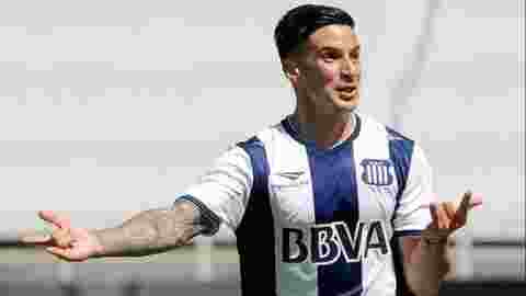 Jonathan Menendez con la camiseta de Talleres