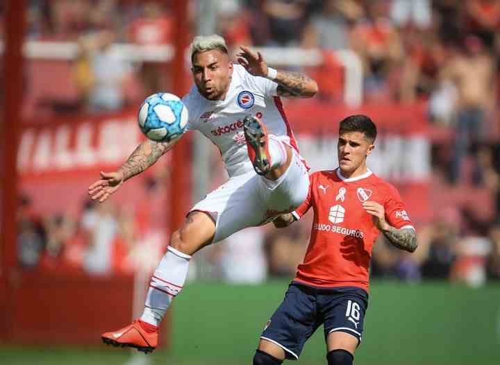 Damián Batallini reconoció charlas con Independiente