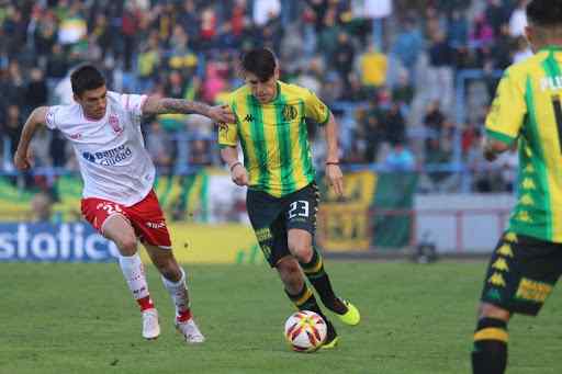 Lucas Villalba, lateral surgido de Independiente, se mostró con ganas de volver.