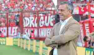 Lucas Pusineri se reunió con los directivos más importantes de Independiente.