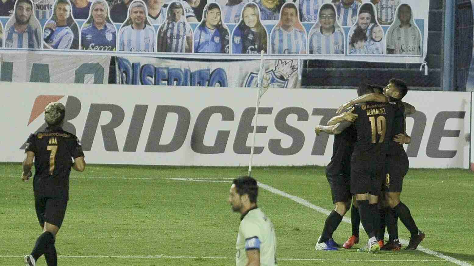 Dos jugadores de Independiente están en el equipo de la semana de la Copa Sudamericana