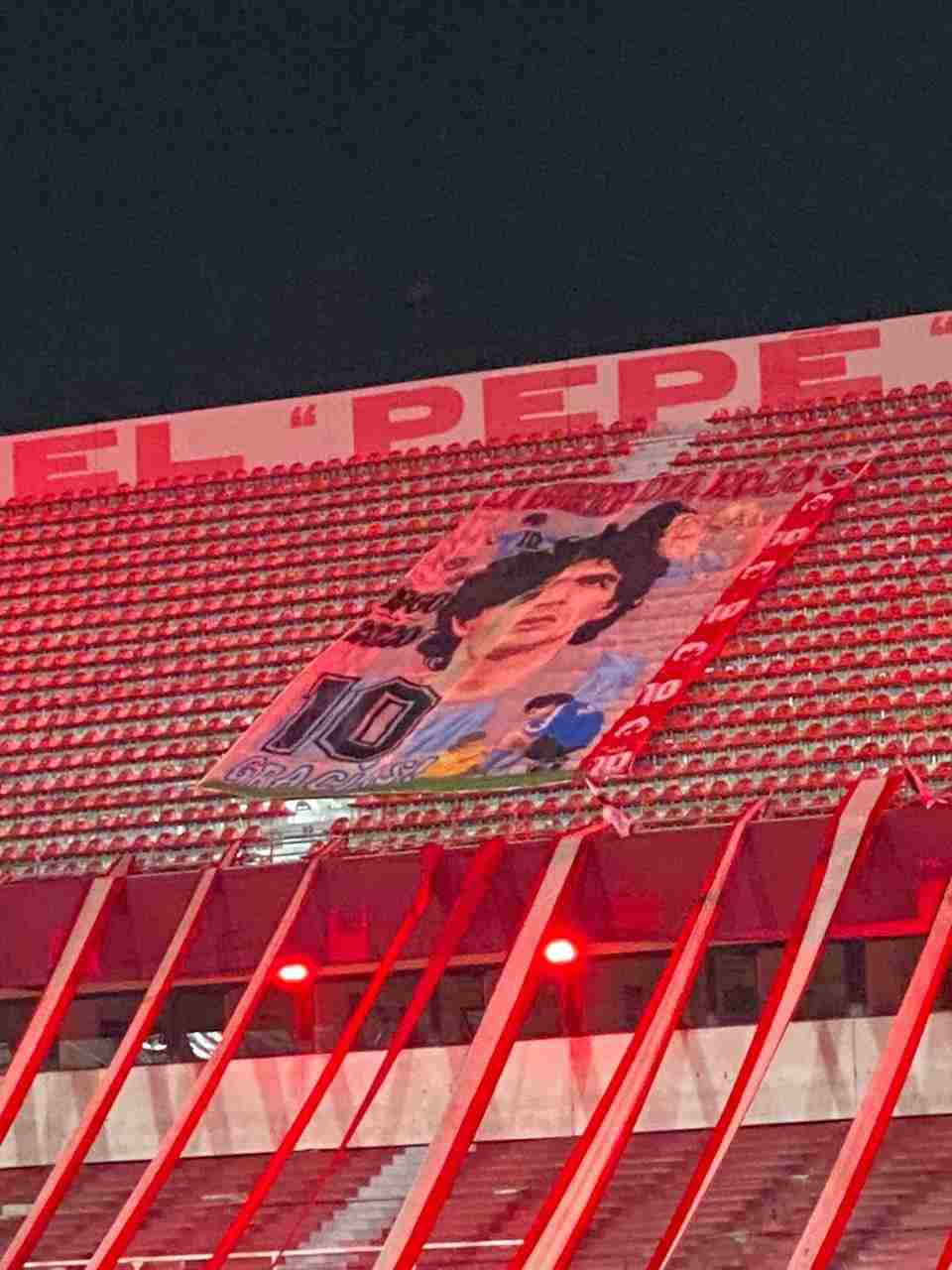 El homenaje a Maradona en el Libertadores de América