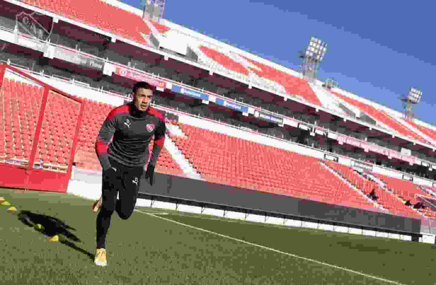 Carlos Benavidez volvió a entrenar a la par de sus compañeros y pronto estará a completa disposición del cuerpo técnico de Independiente.