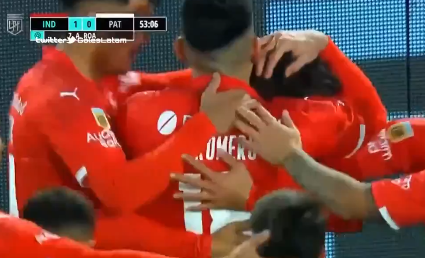 Golazo de Andrés Roa para adelantar al Rojo