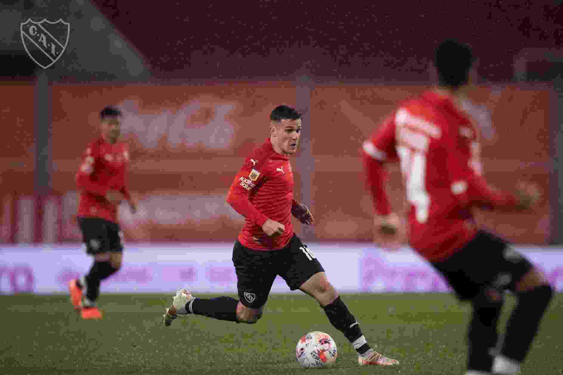 Fabricio Bustos tiene contrato con el Club Atlético Independiente hasta junio de año entrante y los dirigentes quieren negociar para que este renueve.