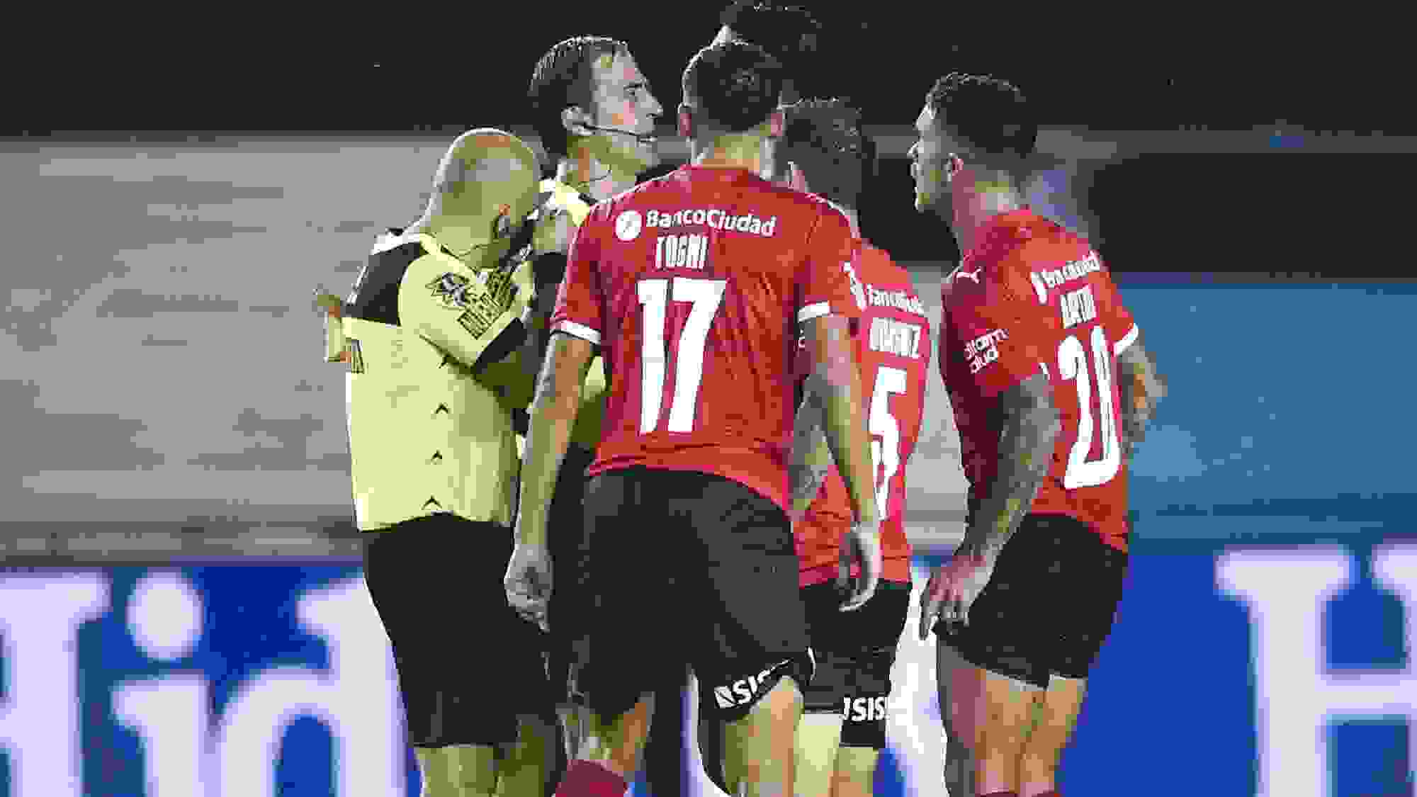 Insólito: vuelve a dirigir Vigliano tras el papelón con Racing