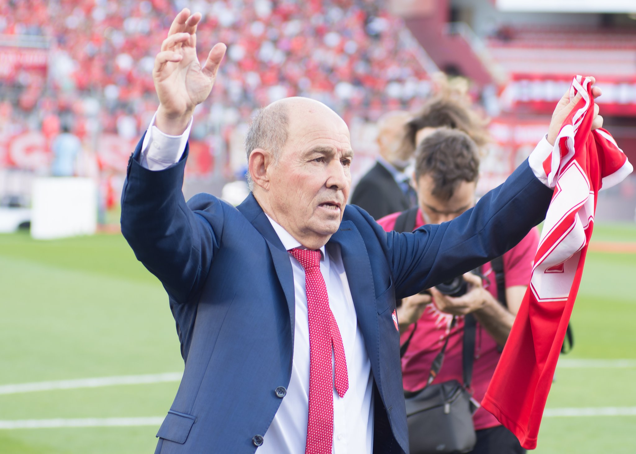 Ricardo Enrique Bochini habló del mercado de pases y de la labor de Eduardo Domínguez.