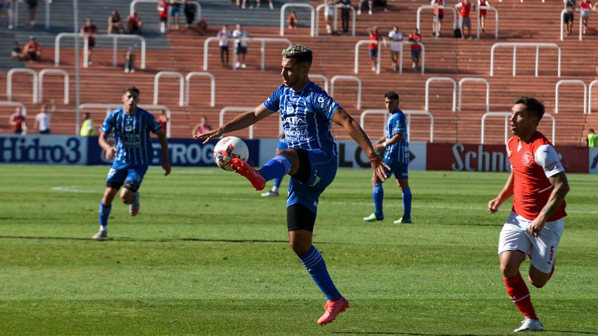Godoy Cruz e Independiente cometieron muchísimos errores que derivaron en un empate con muchos goles.