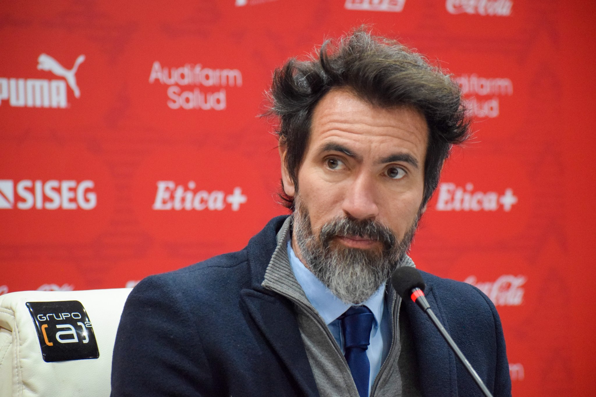 Eduardo Domínguez dio un paso al costado y ya no es el entrenador de Independiente.