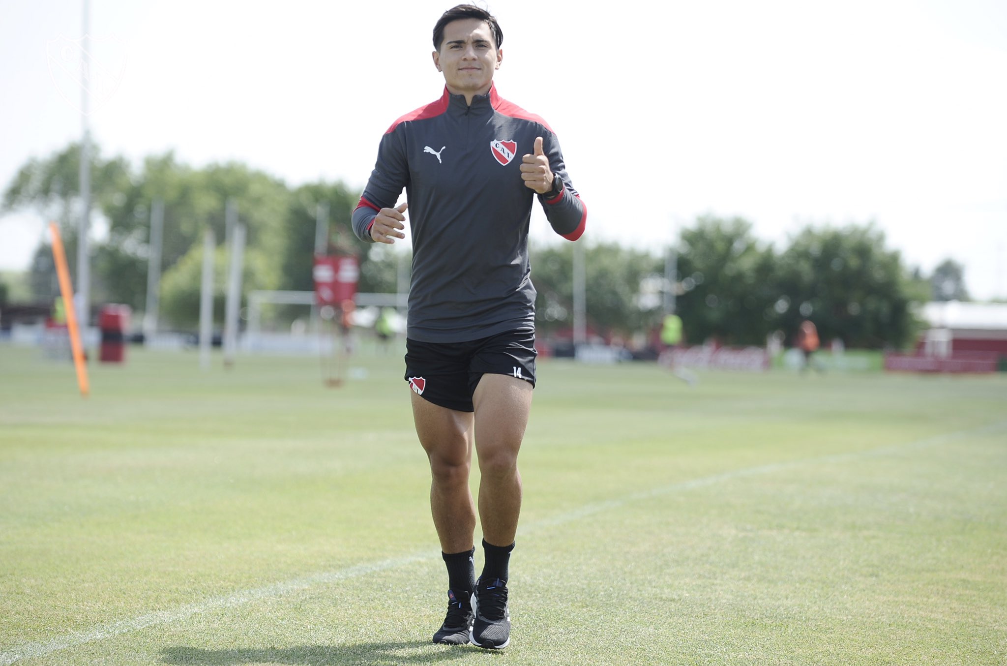 Lucas González dejó atrás su molestia muscular y estará disponible para los próximos partidos de Independiente.
