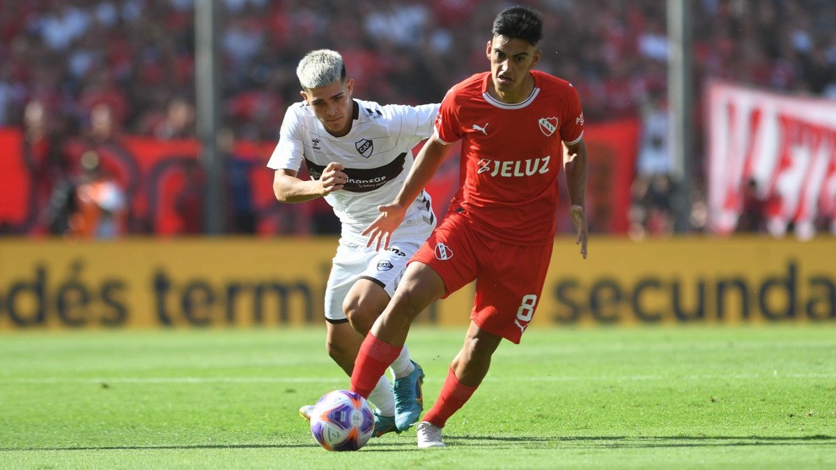 Leandro Stillitano evalúa sostener a López en el once inicial.
