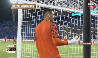 Los arqueros de Independiente vivieron un momento increíble con los hinchas de Vélez