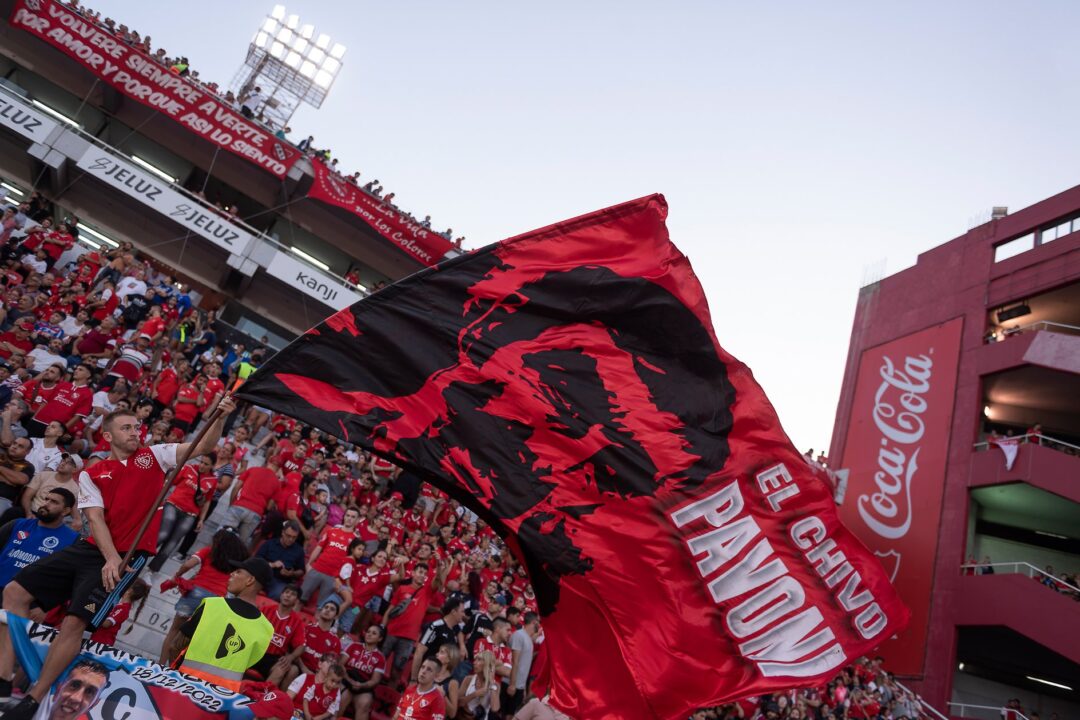 Banderín Del Nuevo Estadio Del Club Atlético Independiente