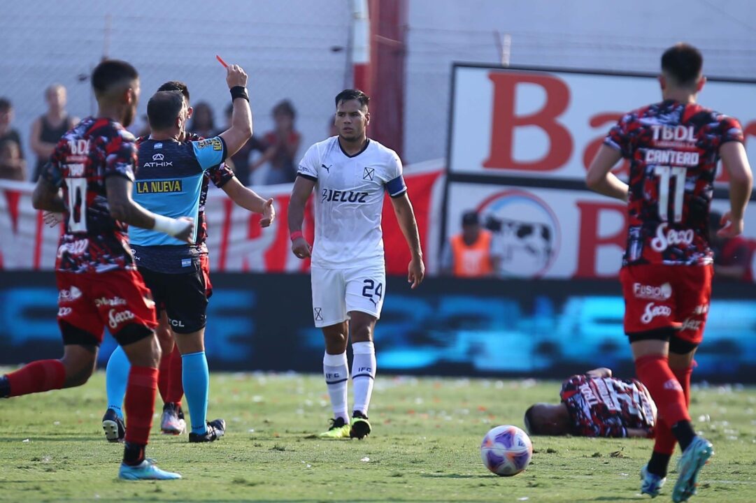 Palazo: ¿Puede seguir Barreto en el once de Independiente?