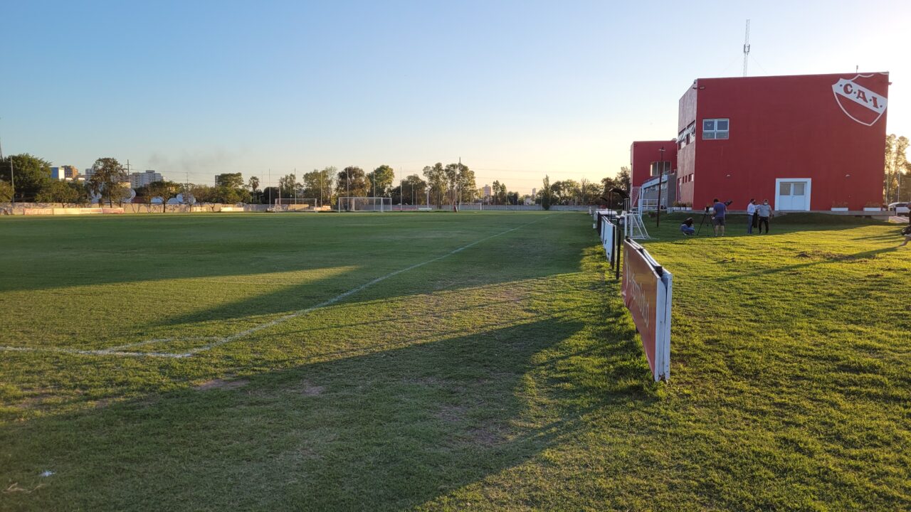 Un jugador de Independiente sufrió una dura lesión