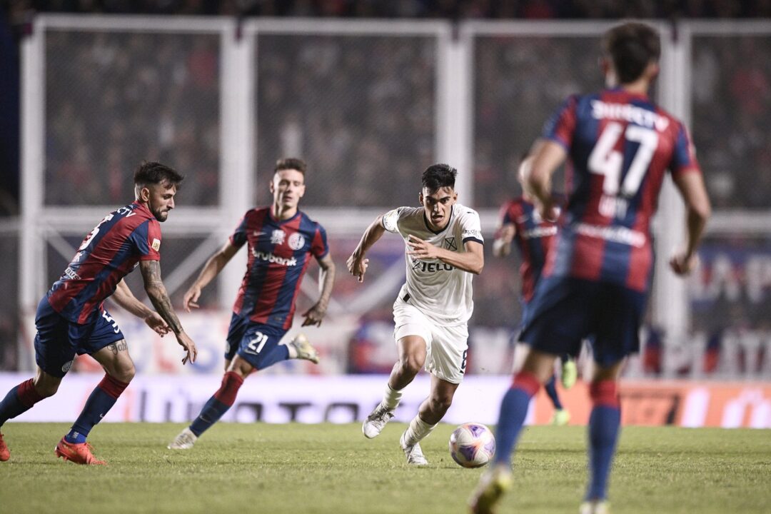 Kévin López es uno de los buenos valores que tiene Independiente.