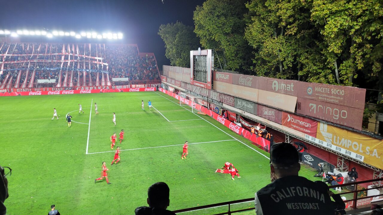 Sergio Ortiz hizo el gol de Independiente en la primera mitad.