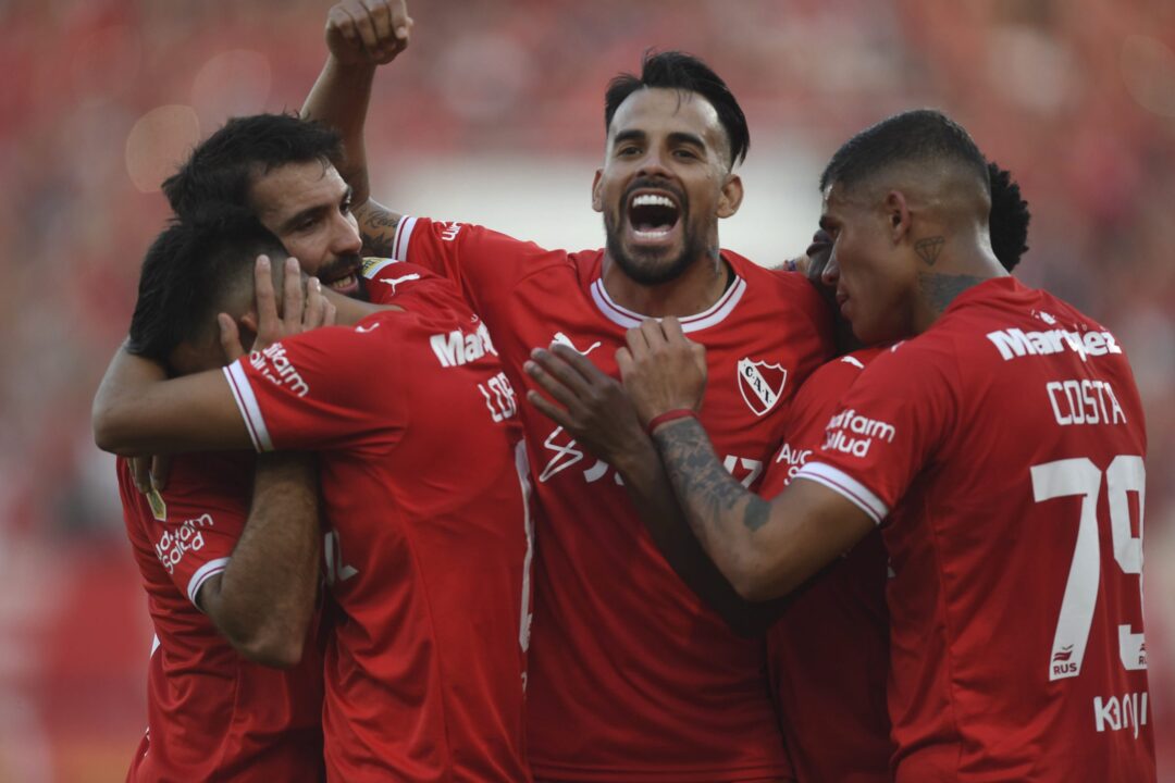 Javier Báez, zaguero de Independiente, está en la órbita de Cerro Porteño.