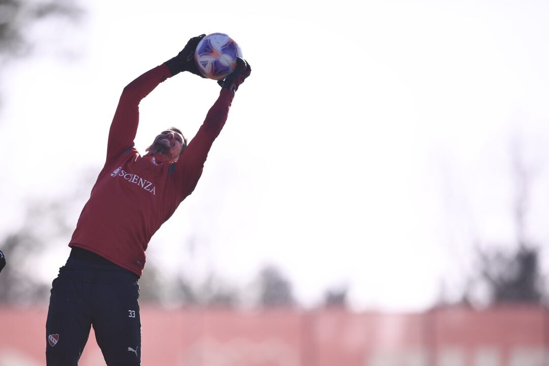 Rodrigo Rey es el arquero titular de Independiente.