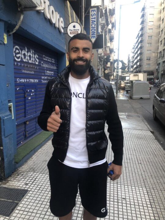 Alexis Canelo ya está en el país.