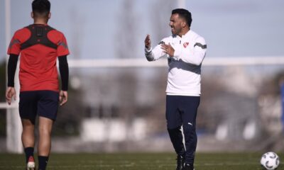 Carlos Tévez podría sorprendernos con una formación diferente