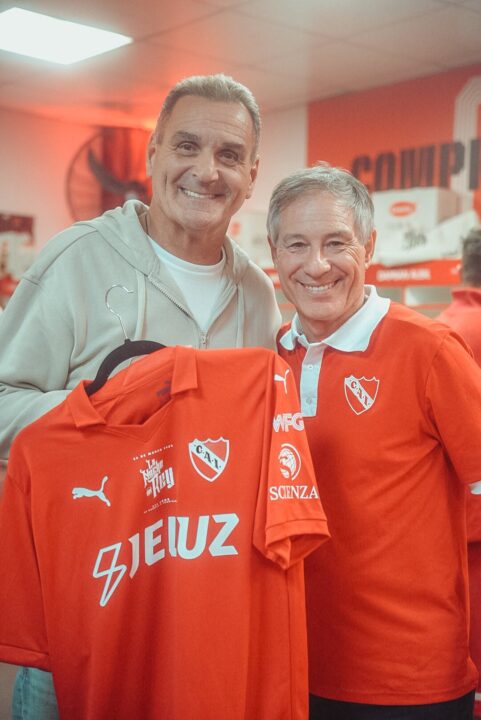 Ariel Holan estuvo presente en la Noche del Rey.