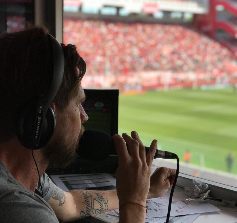 El Pollo Vignolo estuvo en la cancha de Independiente.