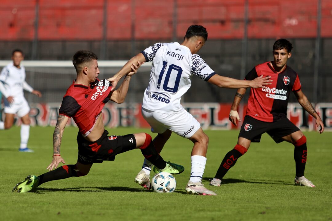 Fue victoria de la Reserva de Independiente por 3-0 ante Newell´s en Rosario. Cuánto llevaba sin ganar el equipo de Pedro Monzón.