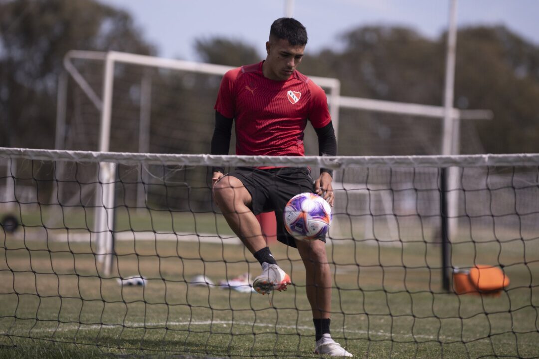 Nico Vallejo volverá a entrenar con Independiente.