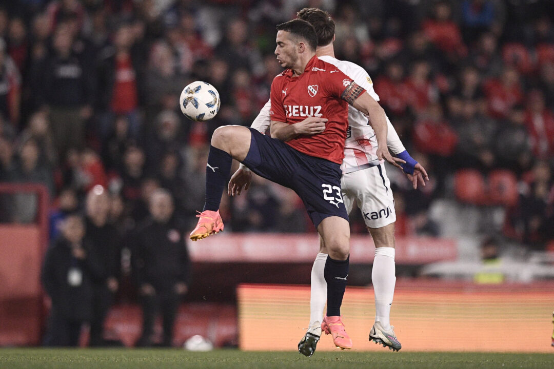 Independiente tuvo un partido muy complejo ante San Lorenzo.