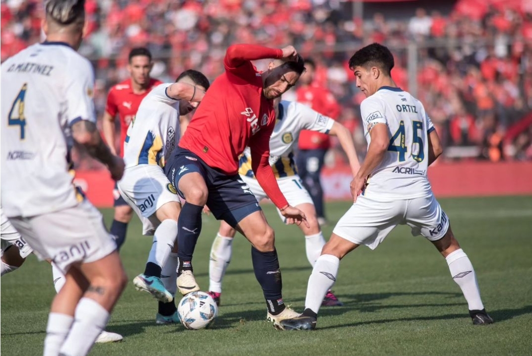 Independiente tuvo un partido muy disputado ante en Canalla.