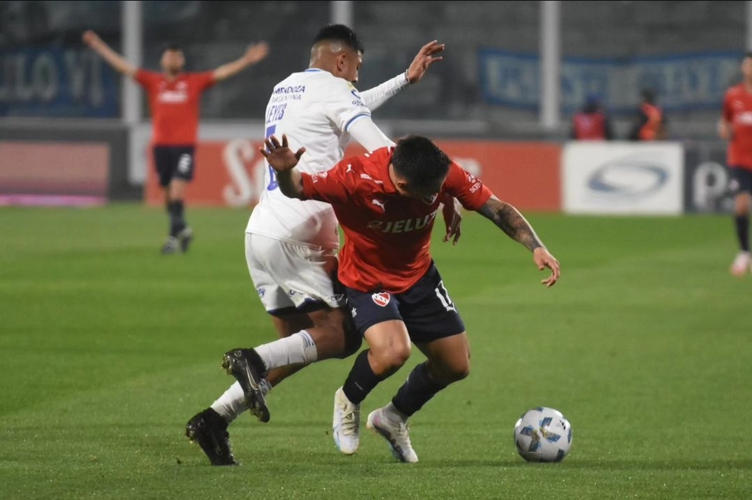 Independiente se midió contra Godoy Cruz en Córdoba.