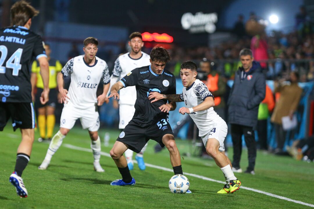 Independiente tuvo un partido muy complejo en Córdoba.