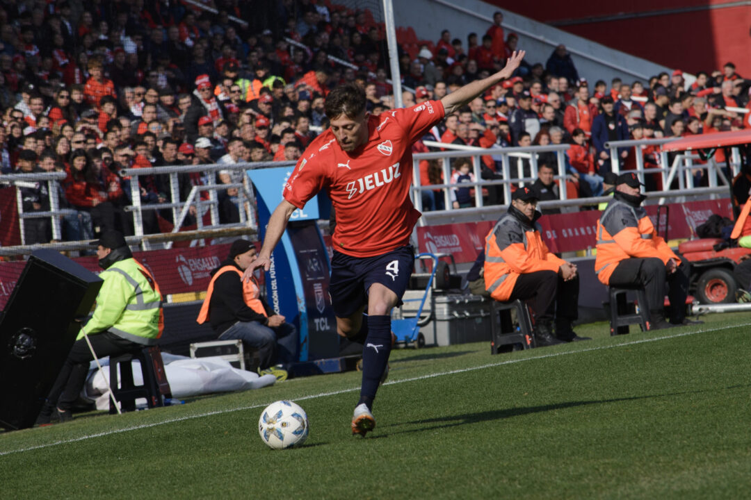 Federico Vera volverá a ser titular en Independiente.