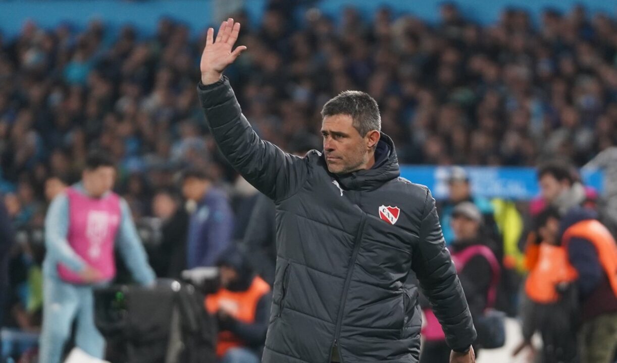 Julio Vaccari está metido en el día a día de Independiente.