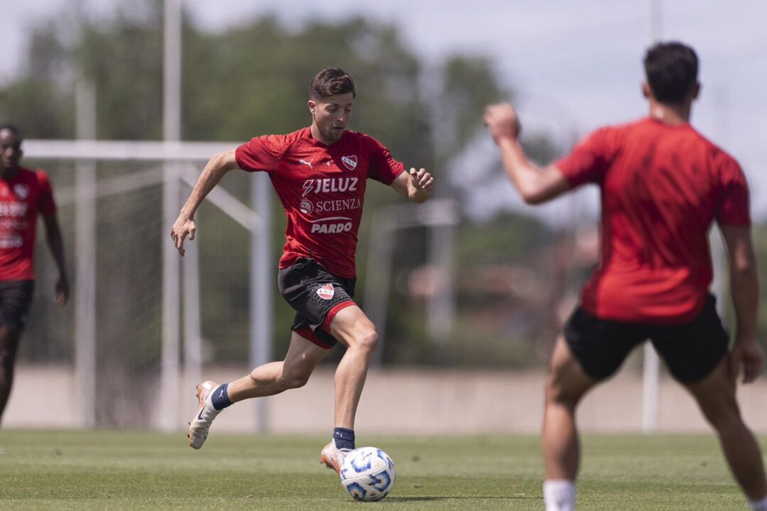 Federico Vera volverá a formar parte del once de Independiente.