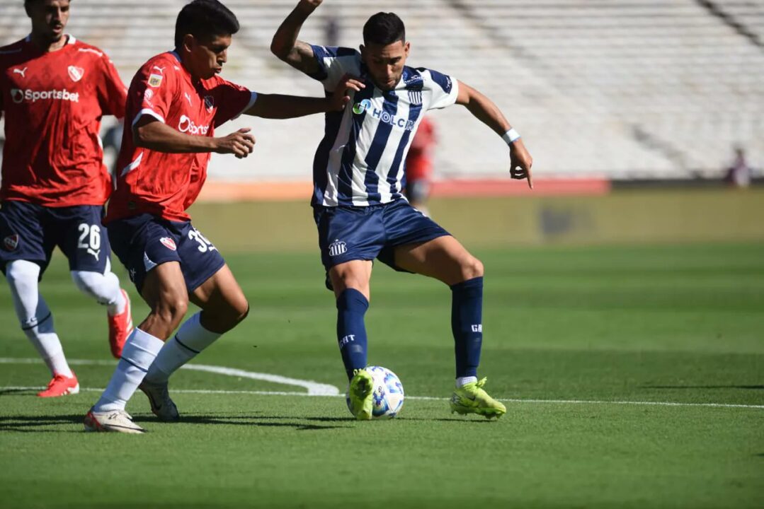 Independiente tuvo un partido muy complejo en Córdoba.