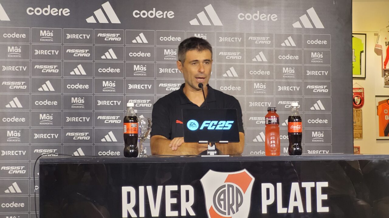 Julio Vaccari habló en conferencia de prensa.