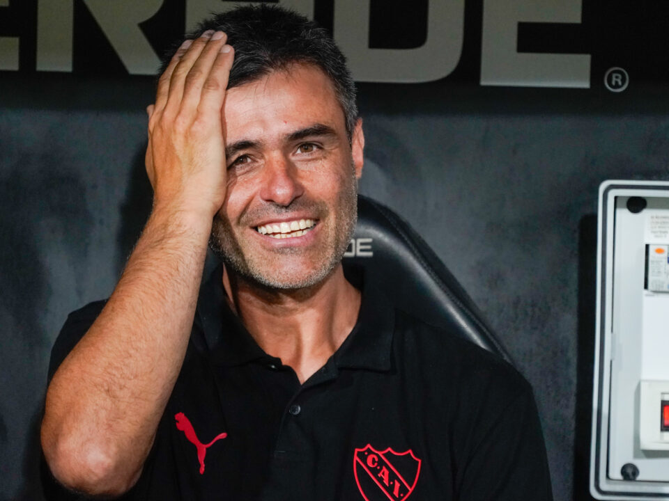 Julio Vaccari debe conseguir que el equipo mejore cuando sale de casa.