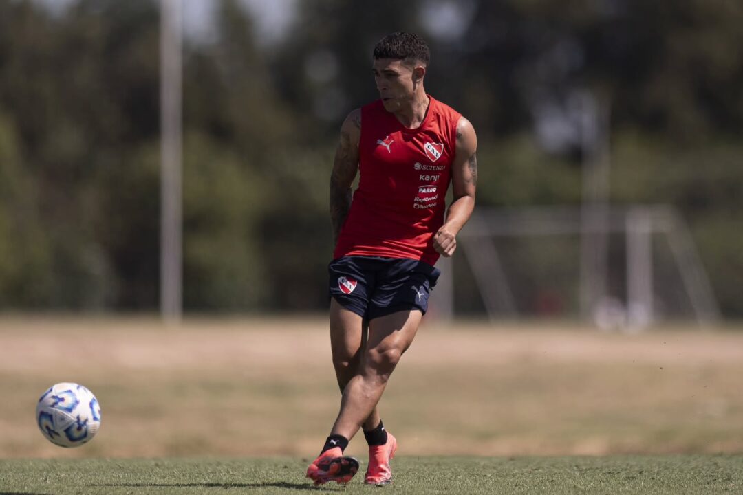 Santiago Montiel tiene chances de reaparecer en el próximo partido de Independiente.