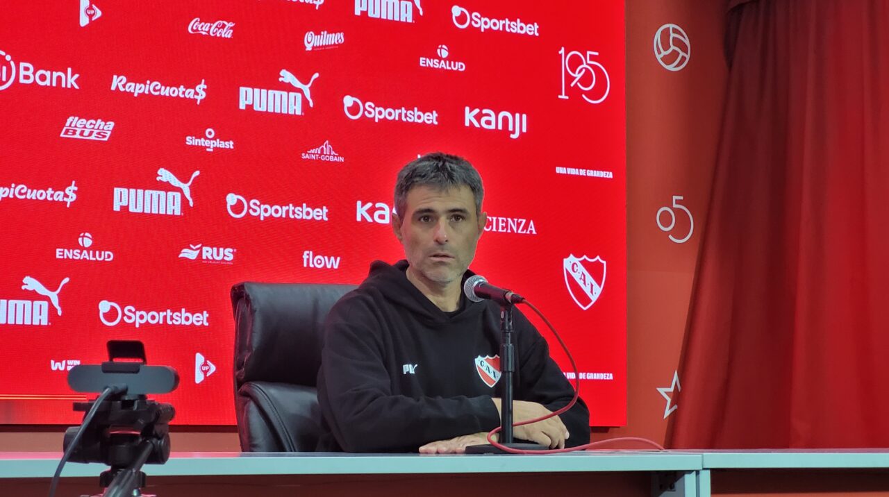 Julio Vaccari dialogó con los periodistas luego del encuentro.