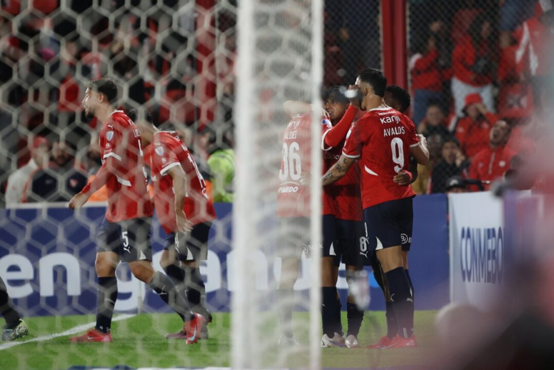 Gabriel Ávalos es el delantero de Independiente.