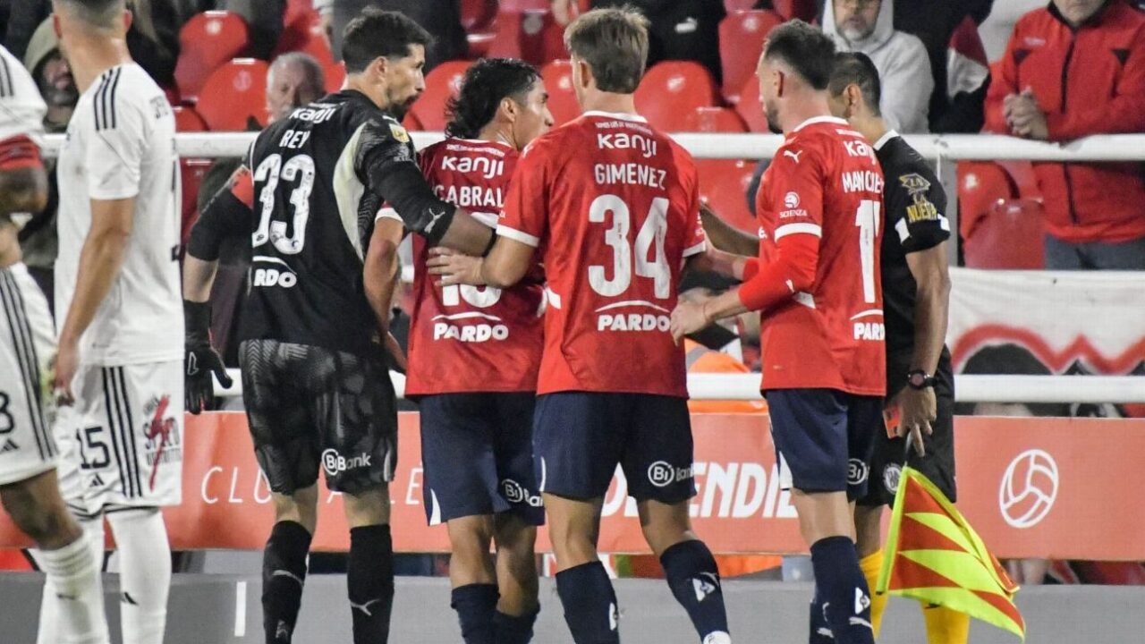 Luciano Cabral se perderá el próximo partido de Independiente.