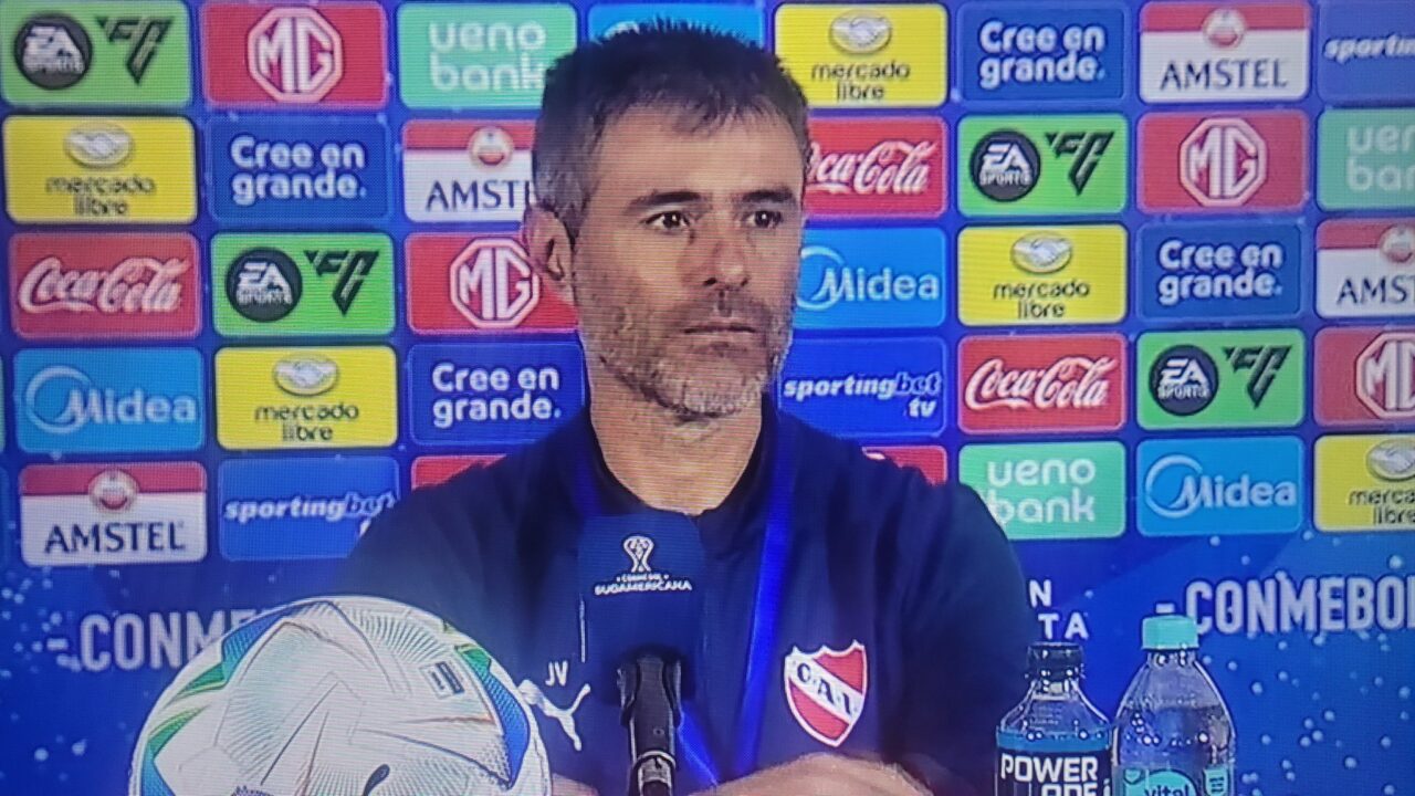 Julio Vaccari: "Me llena de orgullo que el equipo juegue de esta manera"