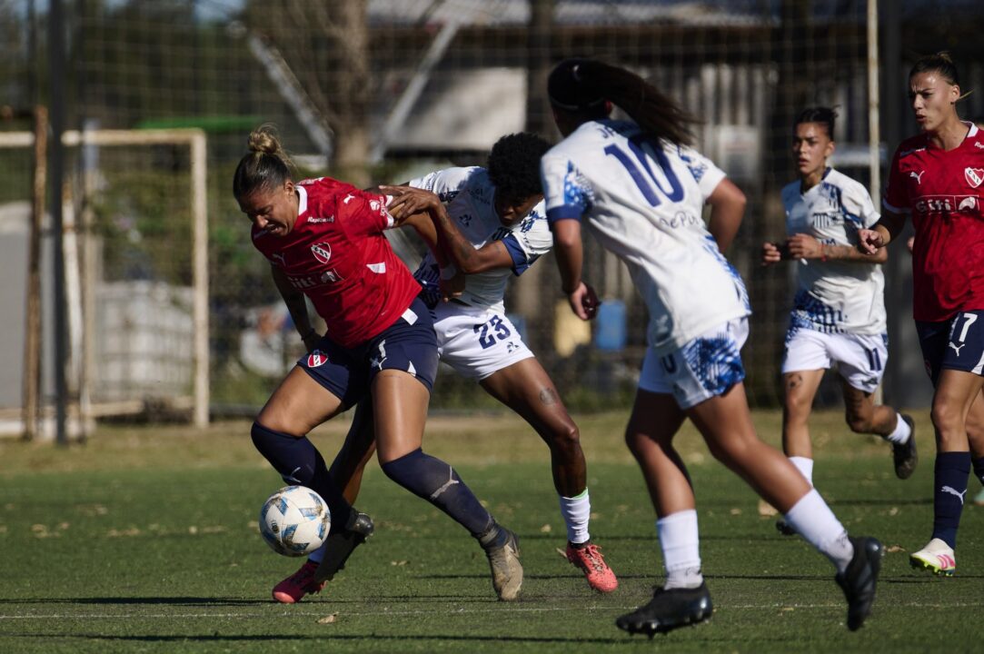 Las Diablas volvieron al triunfo