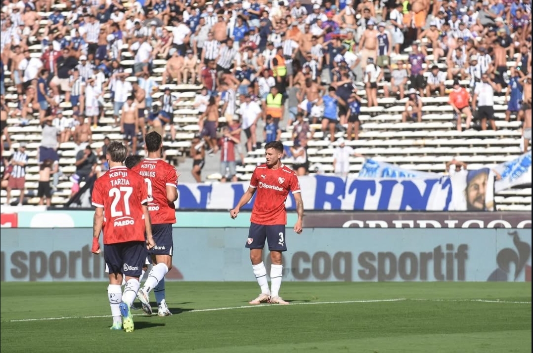 Sporle se fue de Independiente.