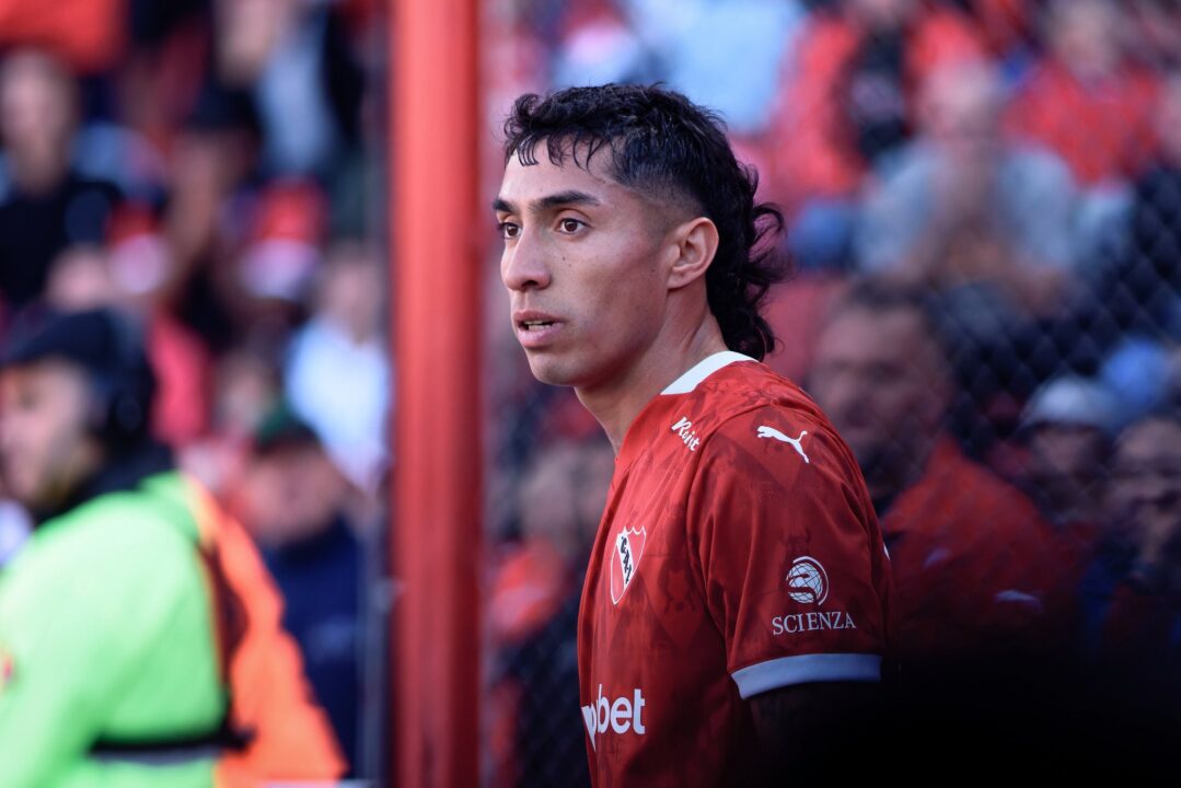 Universidad Católica tiene en carpeta a Cabral, volante de Independiente.