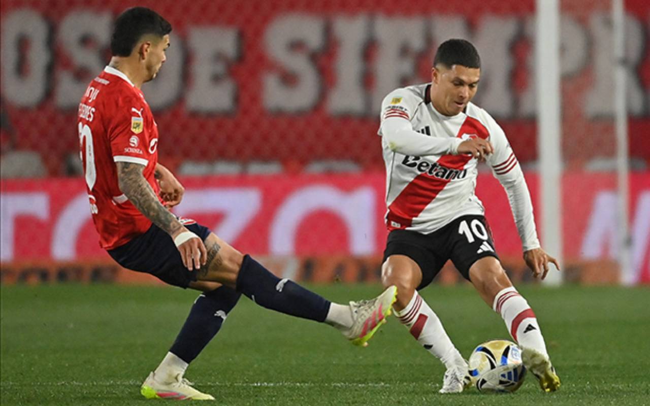 Fernández Cedrés tuvo otro gran partido para seguir ganando lugar en la consideración de Vaccari.
