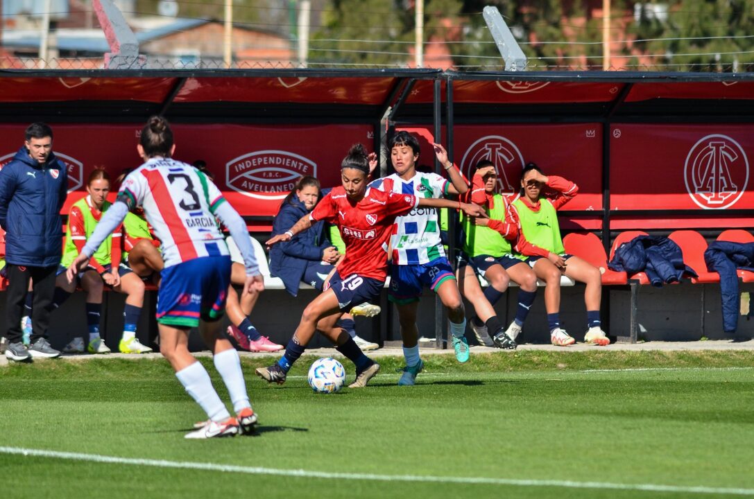Las Diablas empezaron el torneo con una derrota